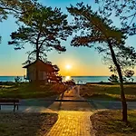 Cliff Ruegen Otel