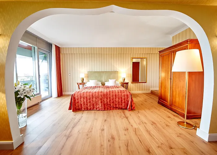 Готель Cliff Ruegen 4*